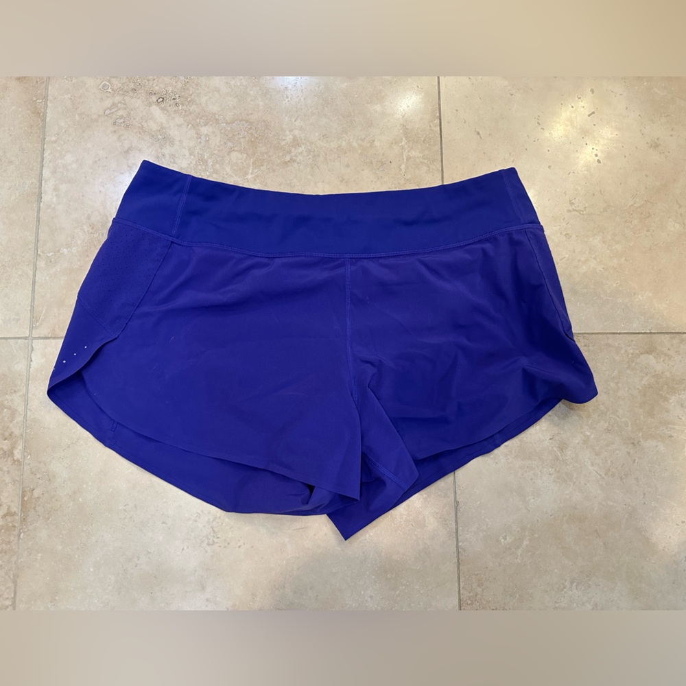 Athleta Run With It 3.5 inch short Large L, purple